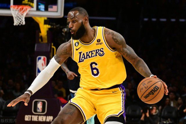 把英语老师按在讲台桌上抄